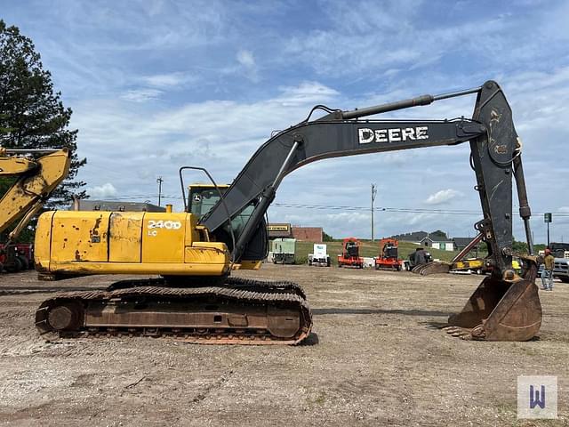 Image of John Deere 240D equipment image 3