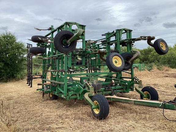 Image of John Deere 2410 equipment image 3