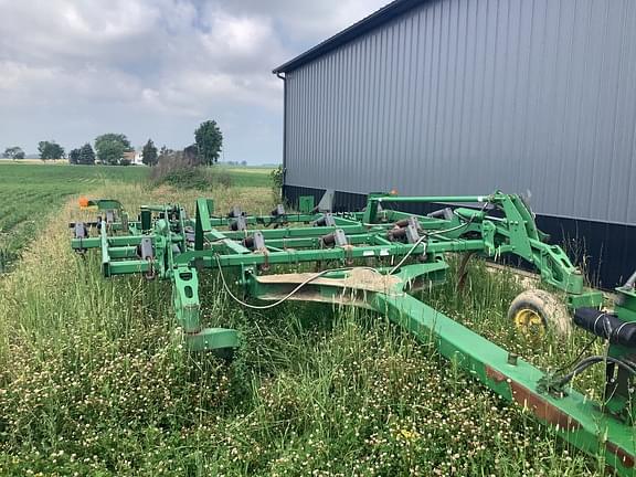 Image of John Deere 2410 equipment image 3