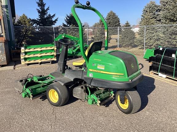 Image of John Deere 2500E equipment image 3