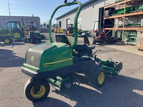 Image of John Deere 2500E equipment image 2