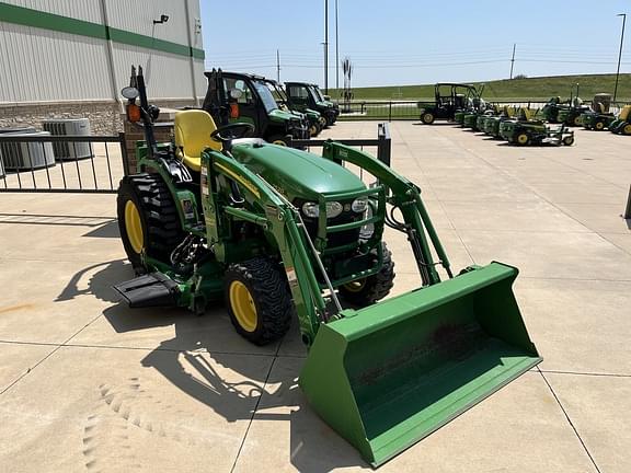 Image of John Deere 2520 equipment image 2