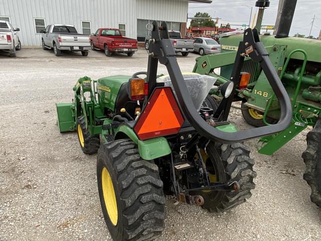 Image of John Deere 2520 equipment image 2