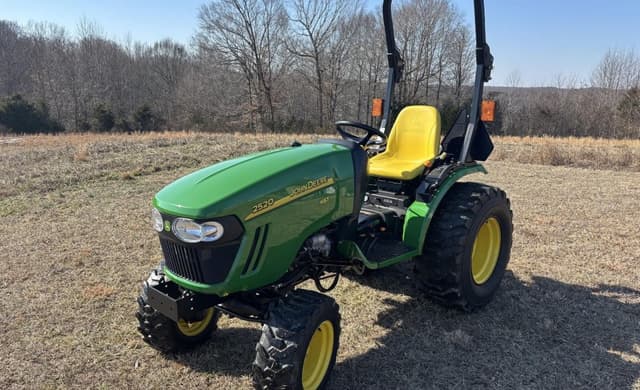 Image of John Deere 2520 equipment image 3