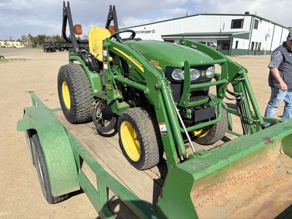 Image of John Deere 2520 equipment image 1