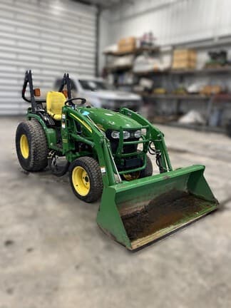 Image of John Deere 2520 Image 1