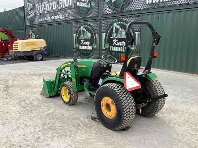 Image of John Deere 2520 equipment image 1