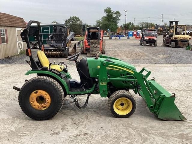 Image of John Deere 2520 equipment image 4