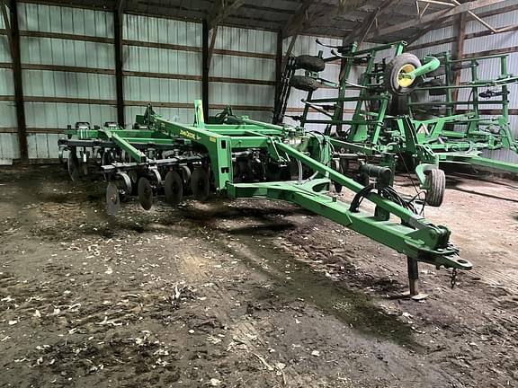 Image of John Deere 2700 equipment image 2
