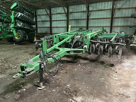 Image of John Deere 2700 equipment image 3