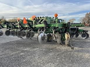 Main image John Deere 2700 9