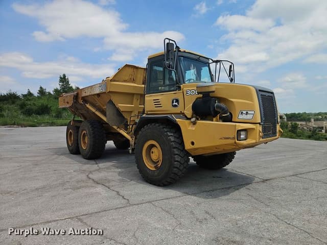 Image of John Deere 300D equipment image 2
