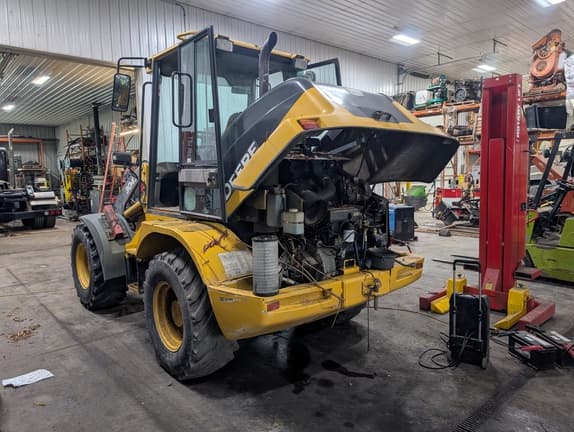 Image of John Deere 304J equipment image 3