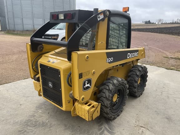 Image of John Deere 320 equipment image 2