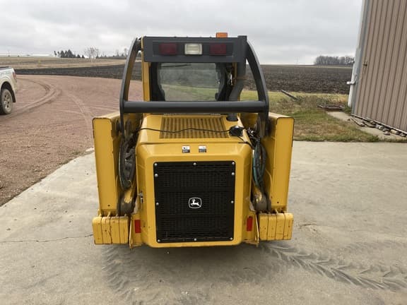 Image of John Deere 320 equipment image 3