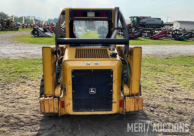 Image of John Deere 320 equipment image 4