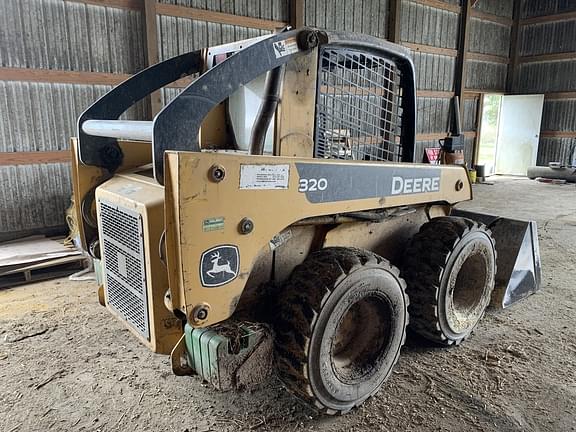 Image of John Deere 320 equipment image 2