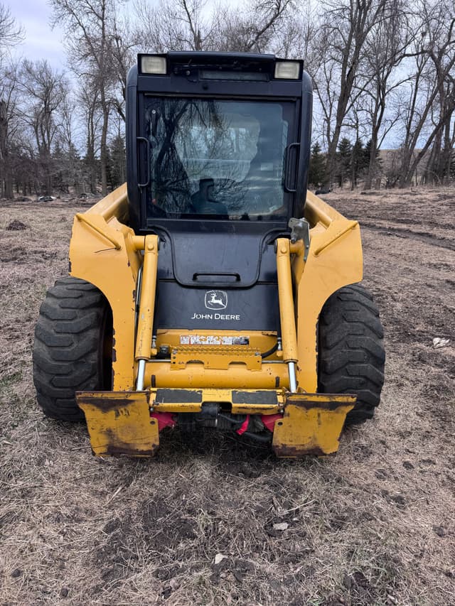Image of John Deere 320 equipment image 1