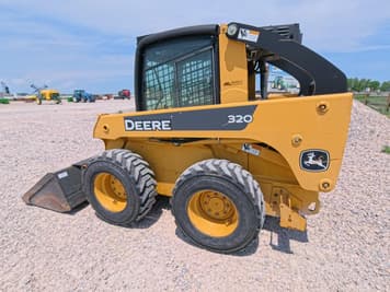 Main image John Deere 320
