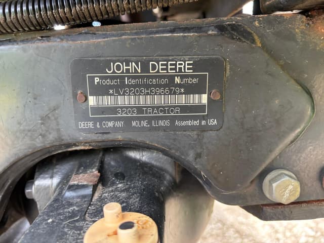 Image of John Deere 3203 equipment image 4