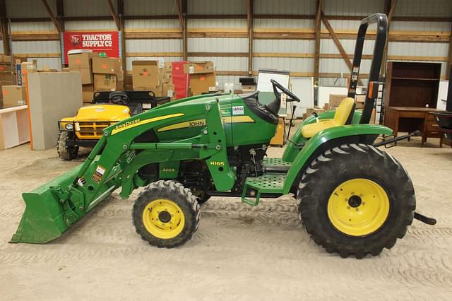 Image of John Deere 3203 equipment image 1