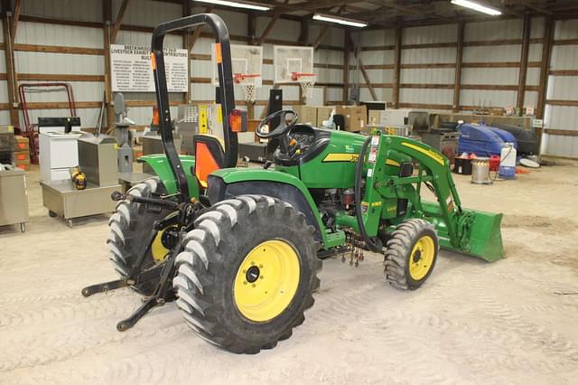 Image of John Deere 3203 equipment image 4