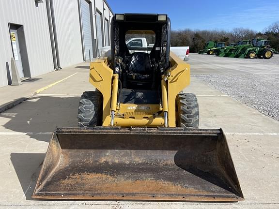 Image of John Deere 325 equipment image 2