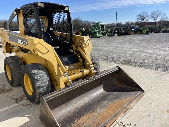 Image of John Deere 325 equipment image 3