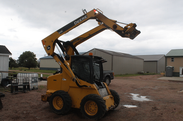 Image of John Deere 325 equipment image 1