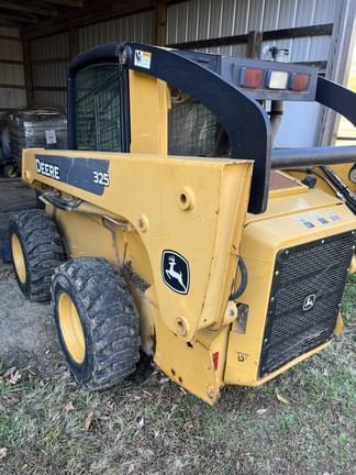 Image of John Deere 325 equipment image 3