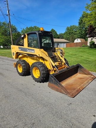 2007 John Deere 325 Equipment Image0