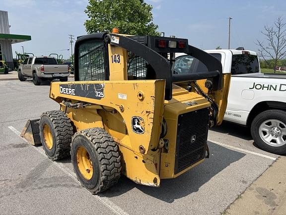 Image of John Deere 325 equipment image 3