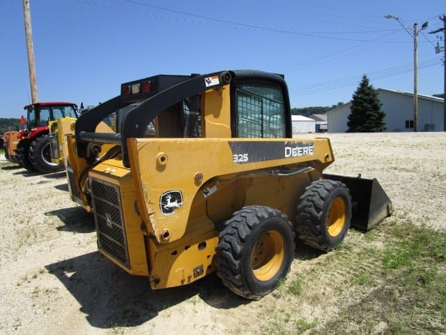 2007 John Deere 325 Equipment Image0