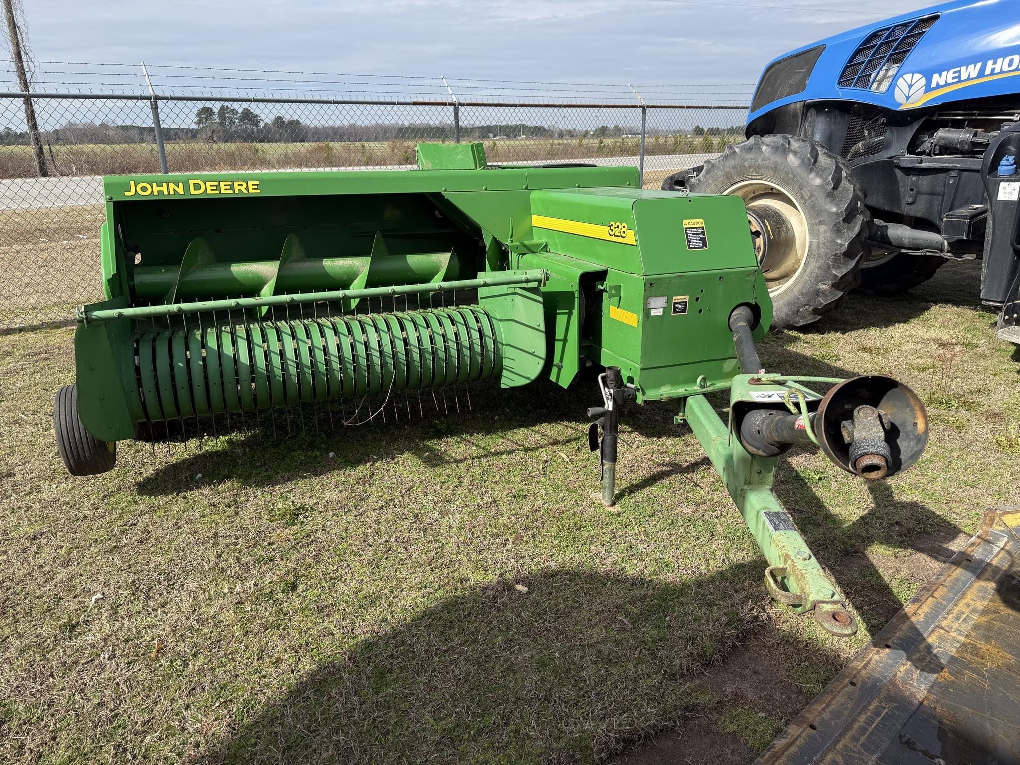 2007 John Deere 328 Equipment Image0