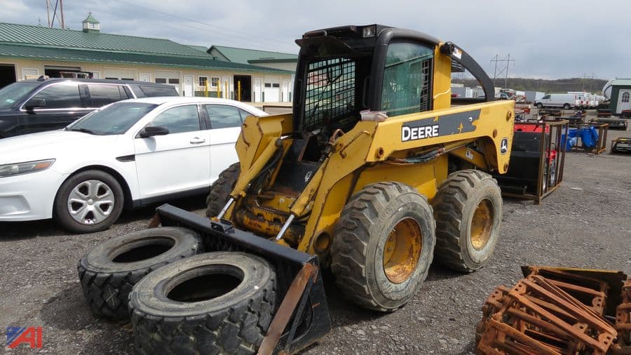 Image of John Deere 328 Primary image