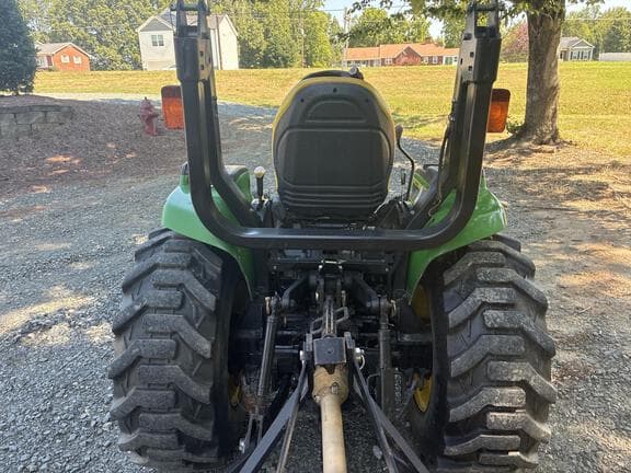 Image of John Deere 3320 equipment image 2