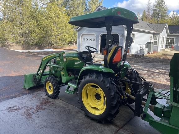 Image of John Deere 3320 equipment image 1