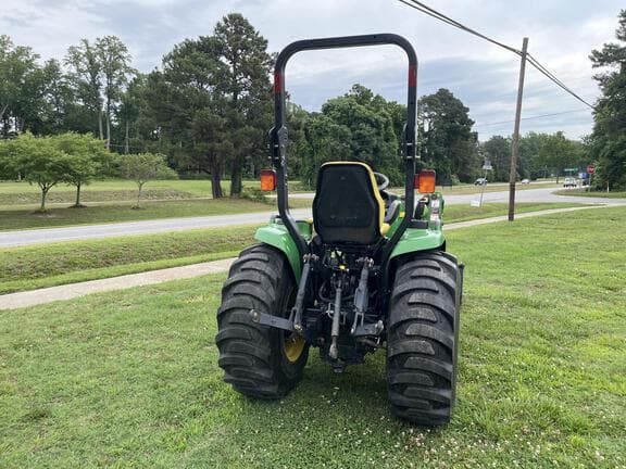 Image of John Deere 3320 equipment image 4