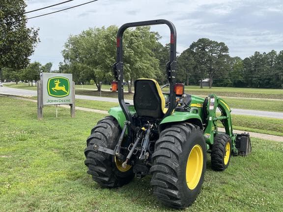 Image of John Deere 3320 equipment image 3