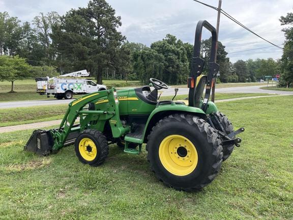 2007 John Deere 3320 Equipment Image0