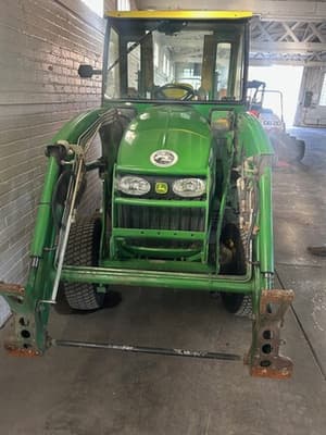 2007 John Deere 3320 Image