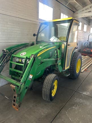 Image of John Deere 3320 equipment image 1