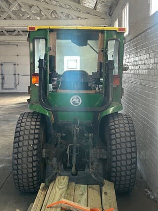 Image of John Deere 3320 equipment image 4