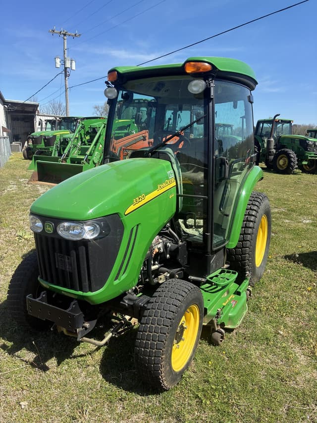 Image of John Deere 3320 equipment image 1