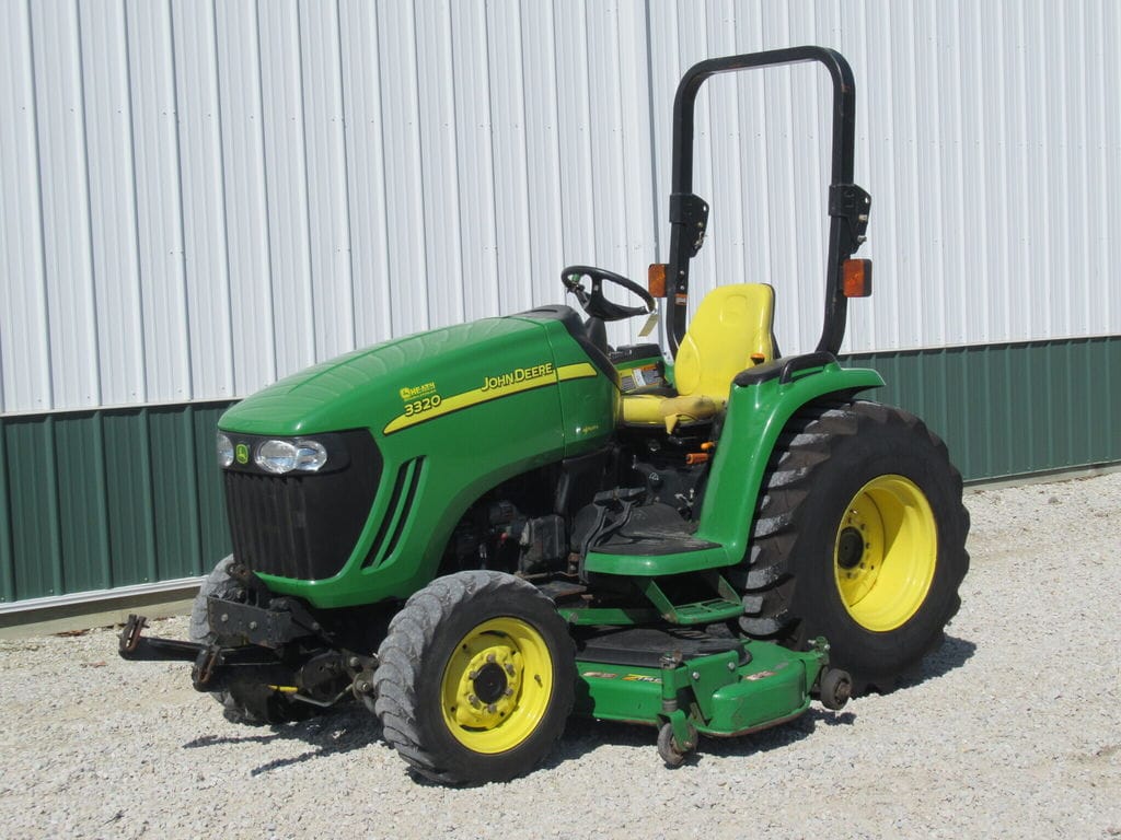 2007 John Deere 3320 Equipment Image0
