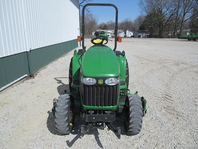 Image of John Deere 3320 equipment image 2