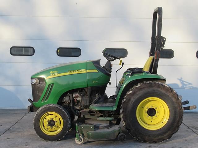 Image of John Deere 3320 equipment image 1