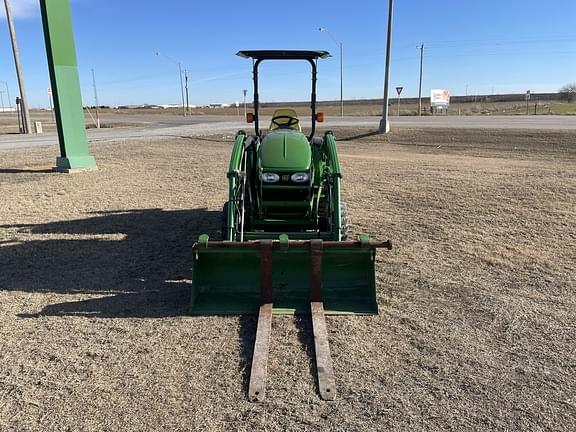 Image of John Deere 3320 equipment image 1