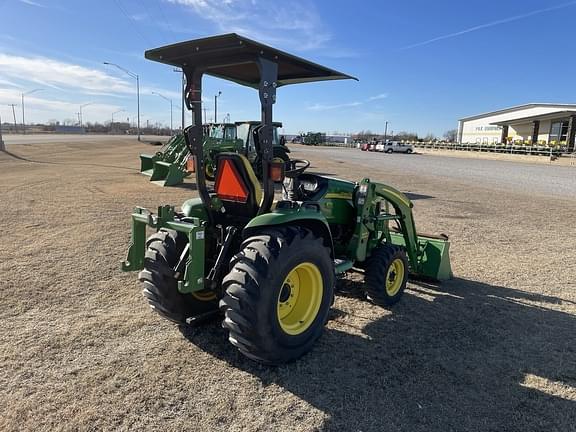 Image of John Deere 3320 equipment image 4