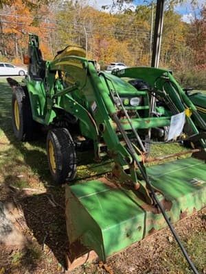 2007 John Deere 3320 Image